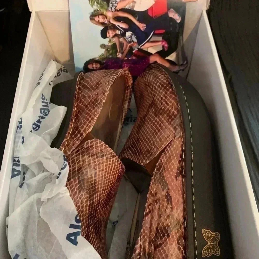 ALEGRIA DEBRA BROWN SNAKE NIB SIZE 36 View 5